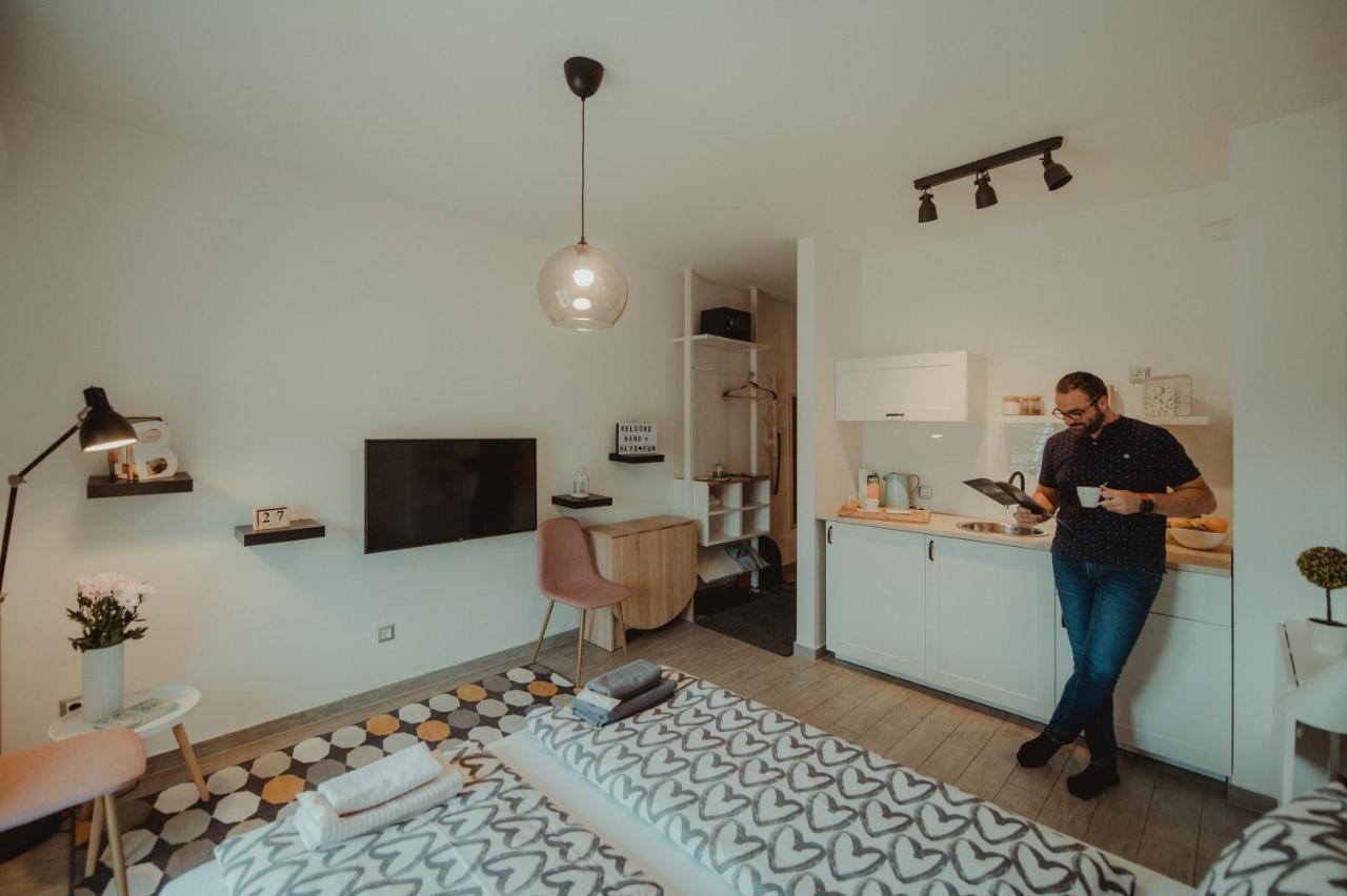 Studio Apartman Centar Ðakovo エクステリア 写真